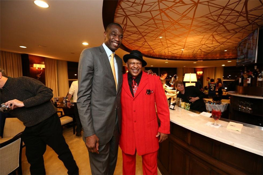 而另一边的 而另一边的