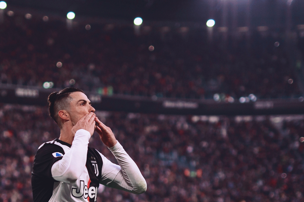 R團隊與主 R團隊與主