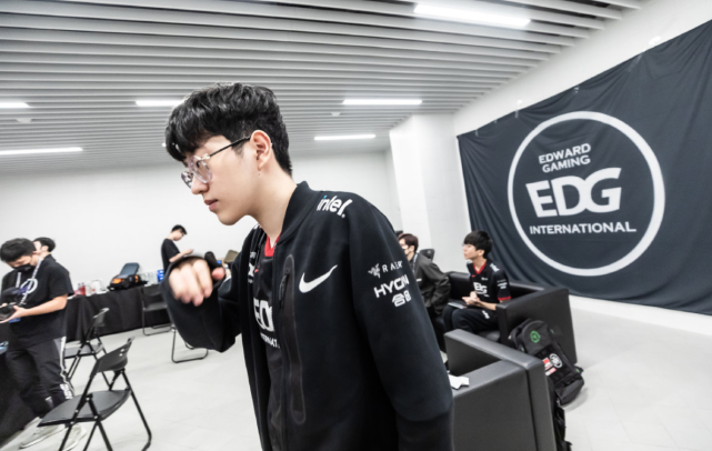 的出席为俱 的出席为俱