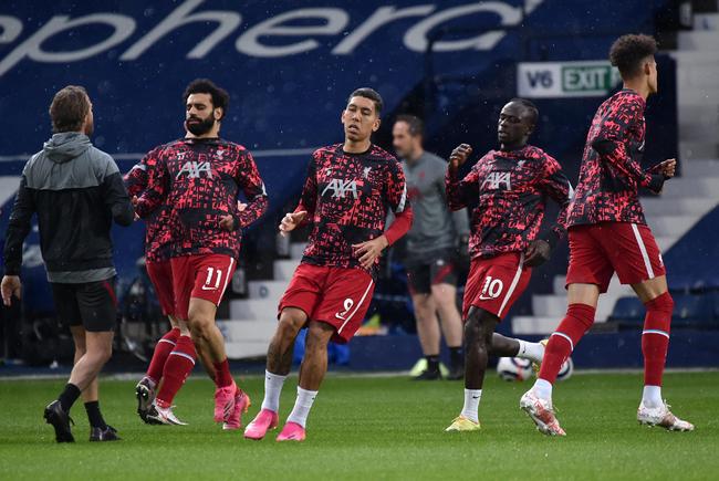 鲨鱼入水 鲨鱼入水